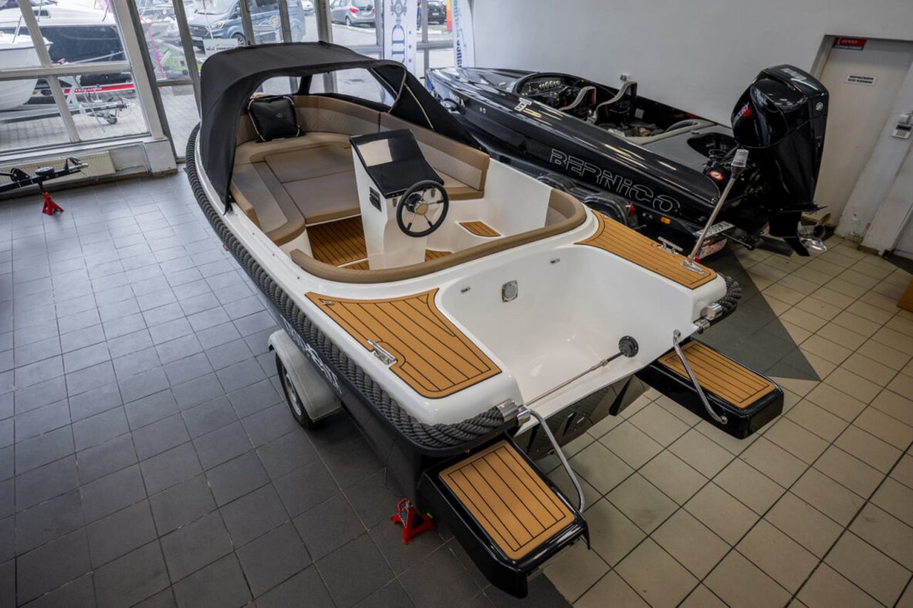 Trident 520 Classic
